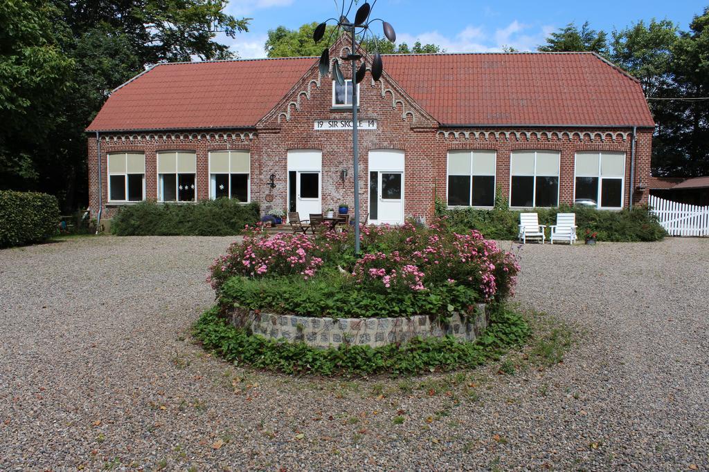 Sir Gamle Skole Holstebro Apartment Exterior photo
